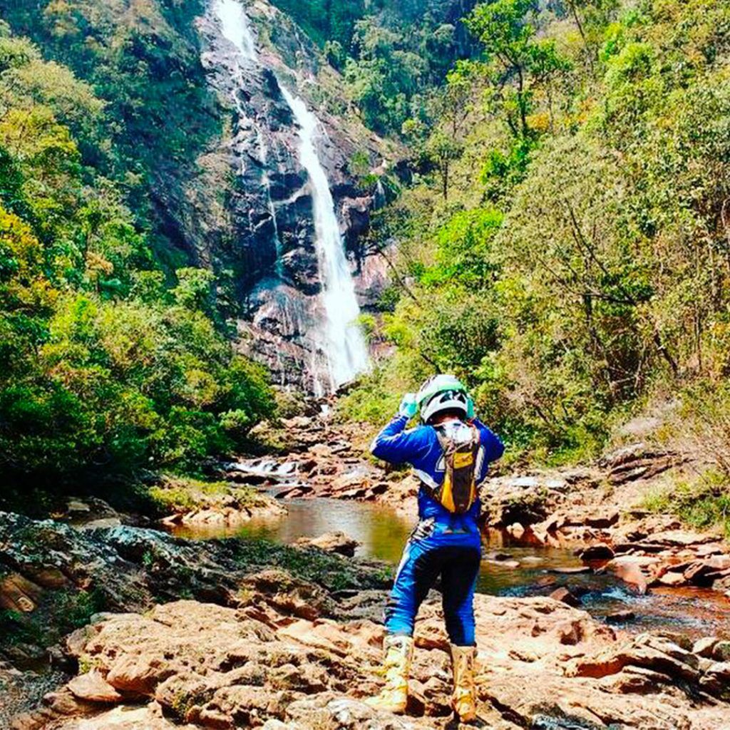 TRILHA DE MOTO PELA CACHOEIRA  5° TRILHÃO GARRA TRILHA